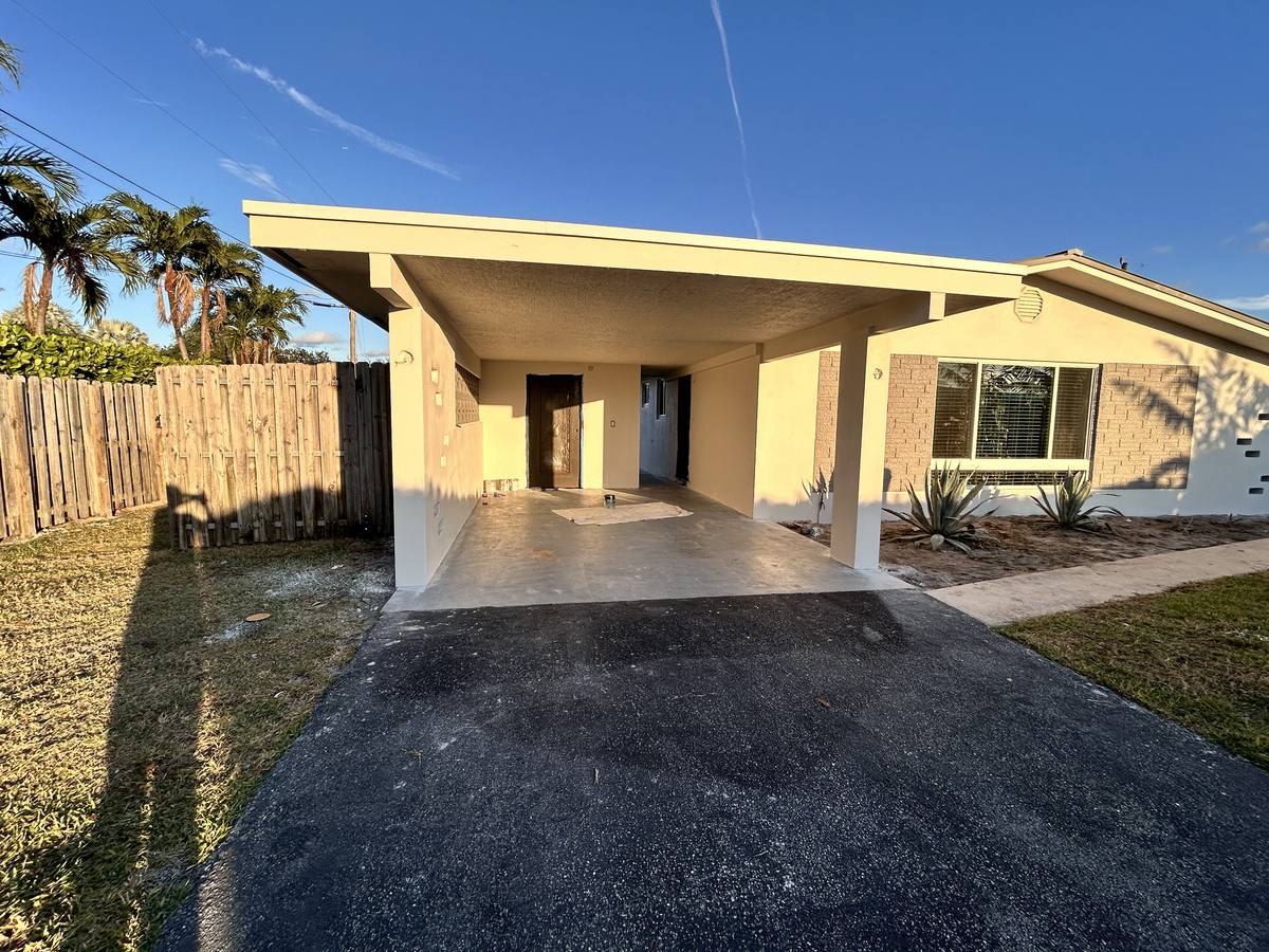 Full Restucco House South Florida After - Simon Stucco Services