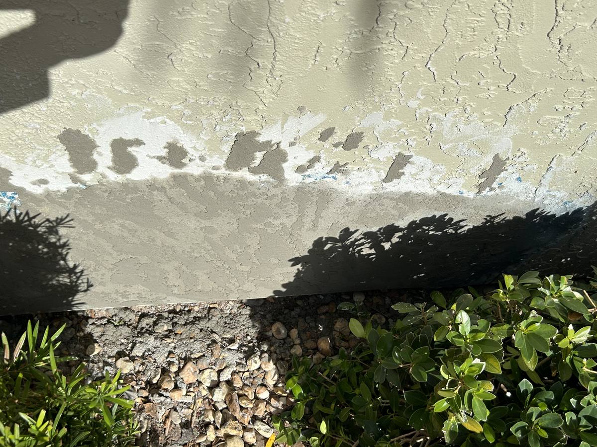 Stucco Cracking Peeling Before Repair - Simon Stucco Services