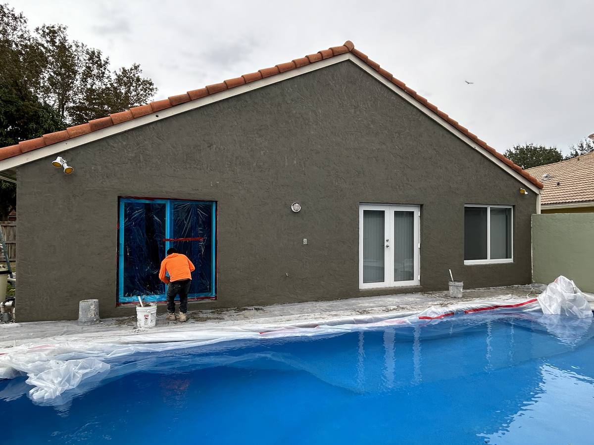 Full Stucco Restoration example by Simon Stucco Services in South Florida